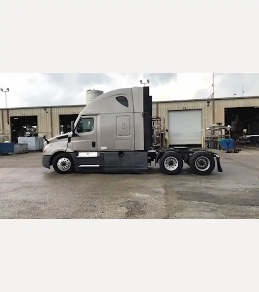 2022 Freightliner Cascadia 126 - Freightliner Other Trucks & Trailers - freightliner-other-trucks-trailers-cascadia-126-40feae23-2.jpg