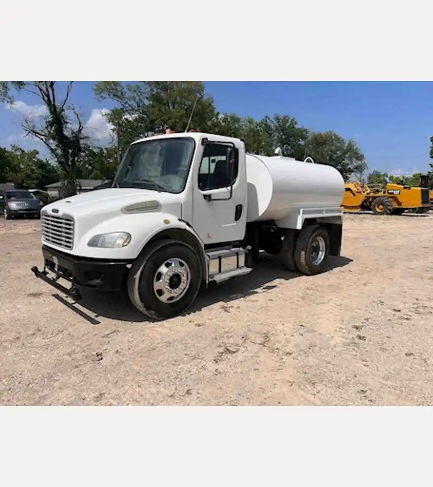 2013 Freightliner M2 106 - Freightliner Water Trucks - freightliner-water-trucks-m2-106-a8136117-1.jpeg