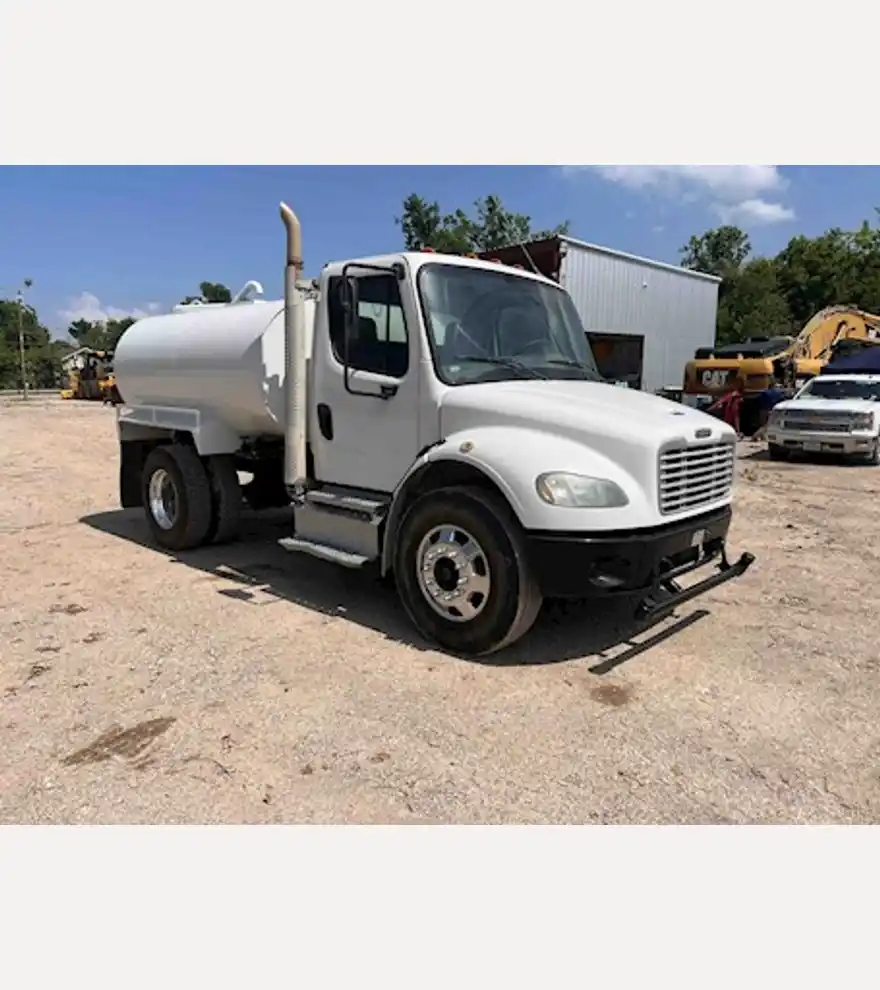 2013 Freightliner M2 106 - Freightliner Water Trucks - freightliner-water-trucks-m2-106-a8136117-2.jpeg