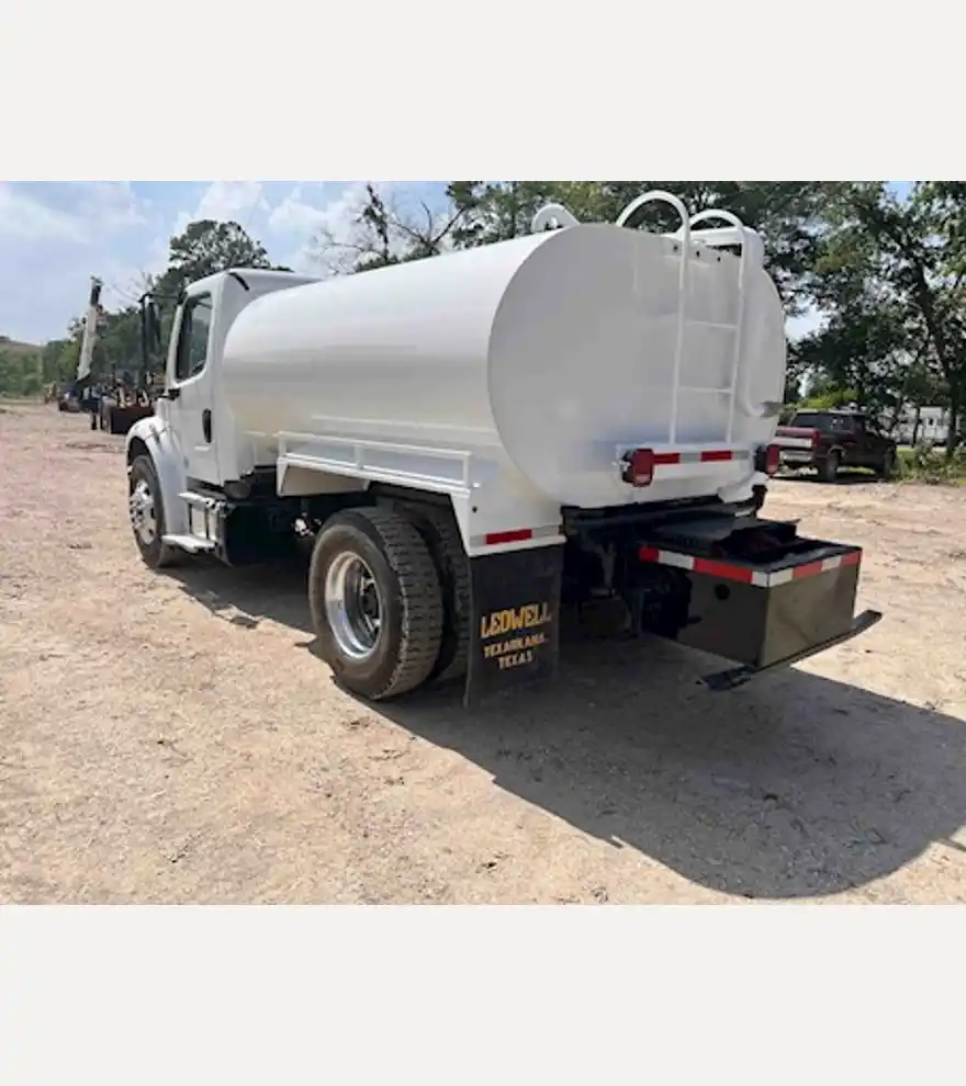 2013 Freightliner M2 106 - Freightliner Water Trucks - freightliner-water-trucks-m2-106-a8136117-3.jpeg