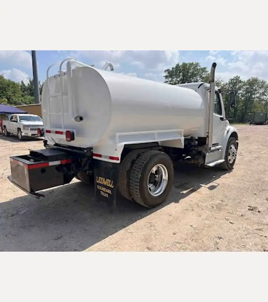 2013 Freightliner M2 106 - Freightliner Water Trucks - freightliner-water-trucks-m2-106-a8136117-4.jpeg