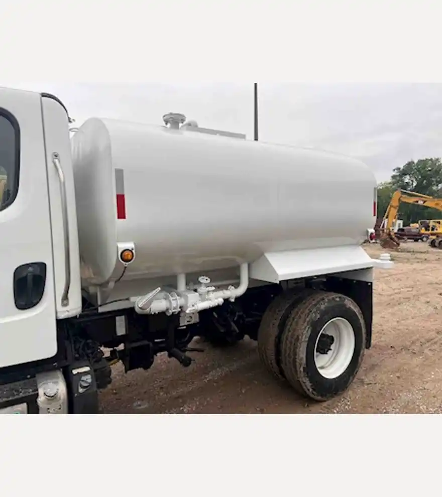 2017 Freightliner M2 106 - Freightliner Water Trucks - freightliner-water-trucks-m2-106-b3e44613-10.jpg