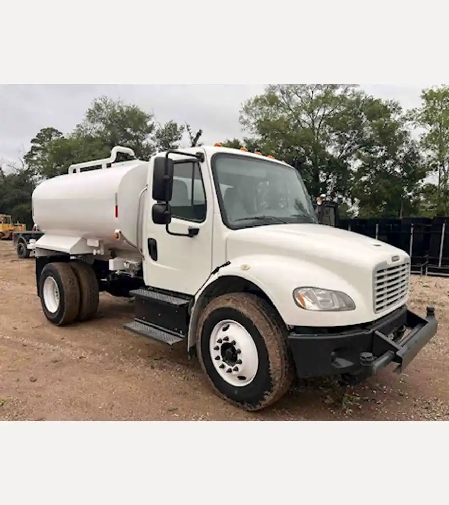 2017 Freightliner M2 106 - Freightliner Water Trucks - freightliner-water-trucks-m2-106-b3e44613-2.jpg