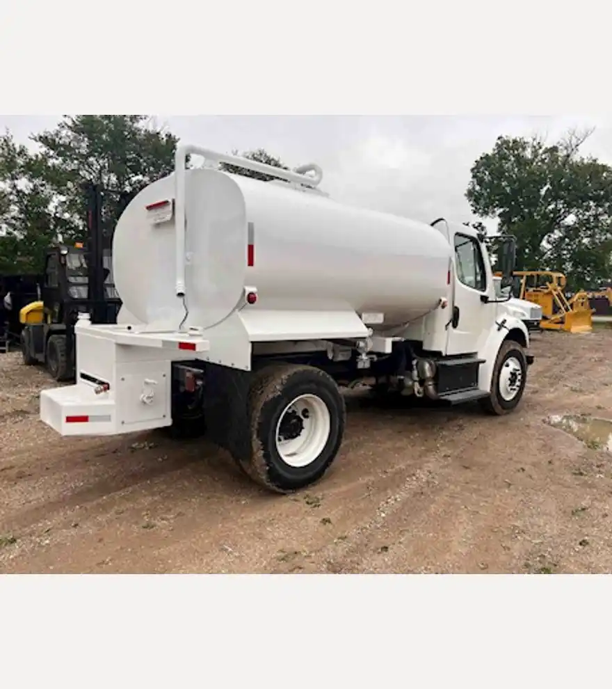 2017 Freightliner M2 106 - Freightliner Water Trucks - freightliner-water-trucks-m2-106-b3e44613-3.jpg