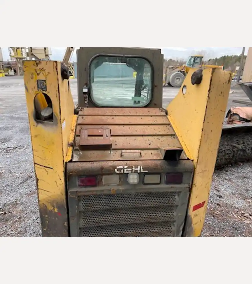 2001 Gehl 5635DX Skid Steer Loader - Gehl Skid Steers - gehl-skid-steers-5635dx-skid-steer-loader-71274934-2.jpeg