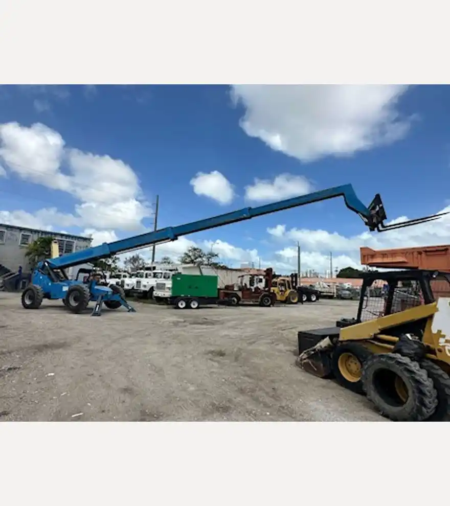 2014 Genie 1056 Telehandler Lift (4x4) - Genie Forklifts - genie-forklifts-1056-telehandler-lift-4x4-3fa96cea-4.jpg