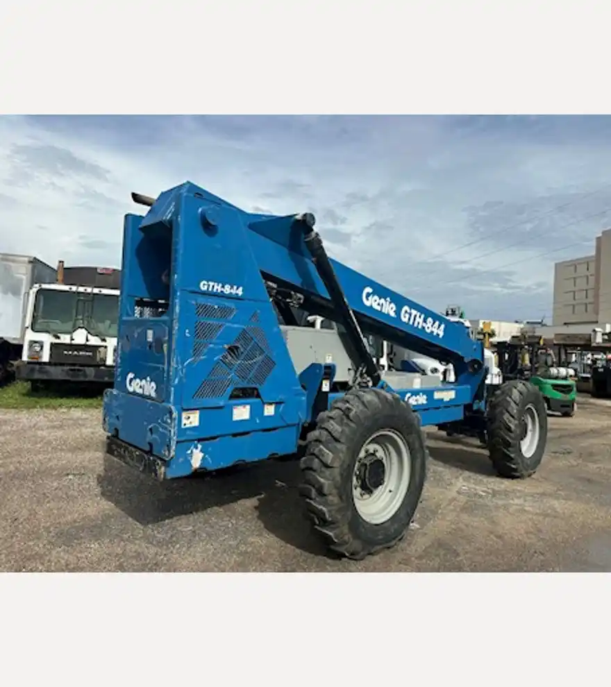 2010 Genie GTH 844 Telehandler Lift - Genie Forklifts - genie-forklifts-gth-844-telehandler-lift-ce322e23-3.jpg