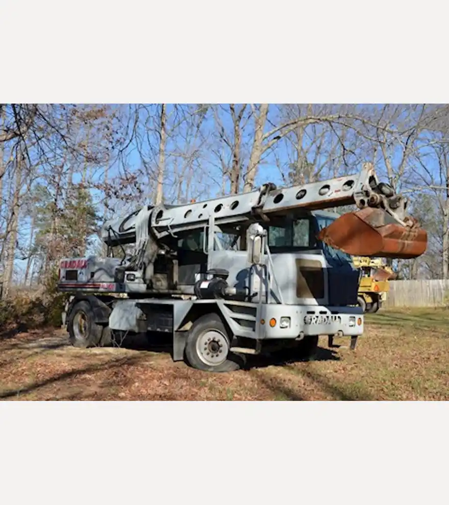 2005 Gradall XL3100 - Gradall Excavators - gradall-excavators-xl3100-454b00c3-1.jpg