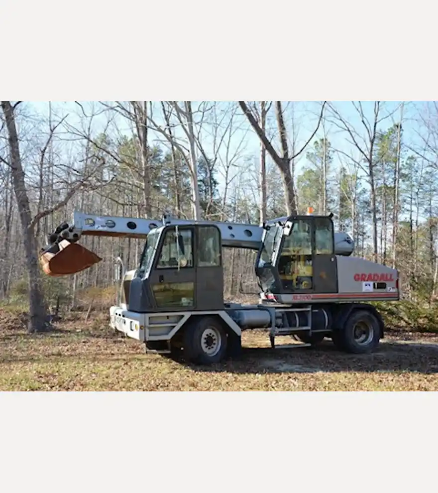 2005 Gradall XL3100 - Gradall Excavators - gradall-excavators-xl3100-454b00c3-2.jpg