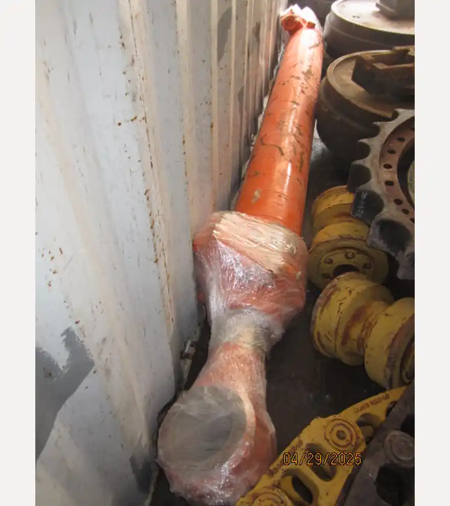  Hitachi 4468977 Hydraulic Cylinder - Hitachi Excavators - hitachi-excavators-4468977-hydraulic-cylinder-58c8e710-1.JPG