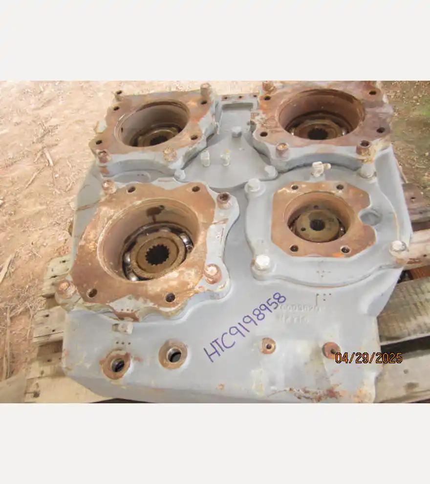  Hitachi 9198958 Gearbox - Hitachi Excavators - hitachi-excavators-9198958-gearbox-9943efda-2.JPG