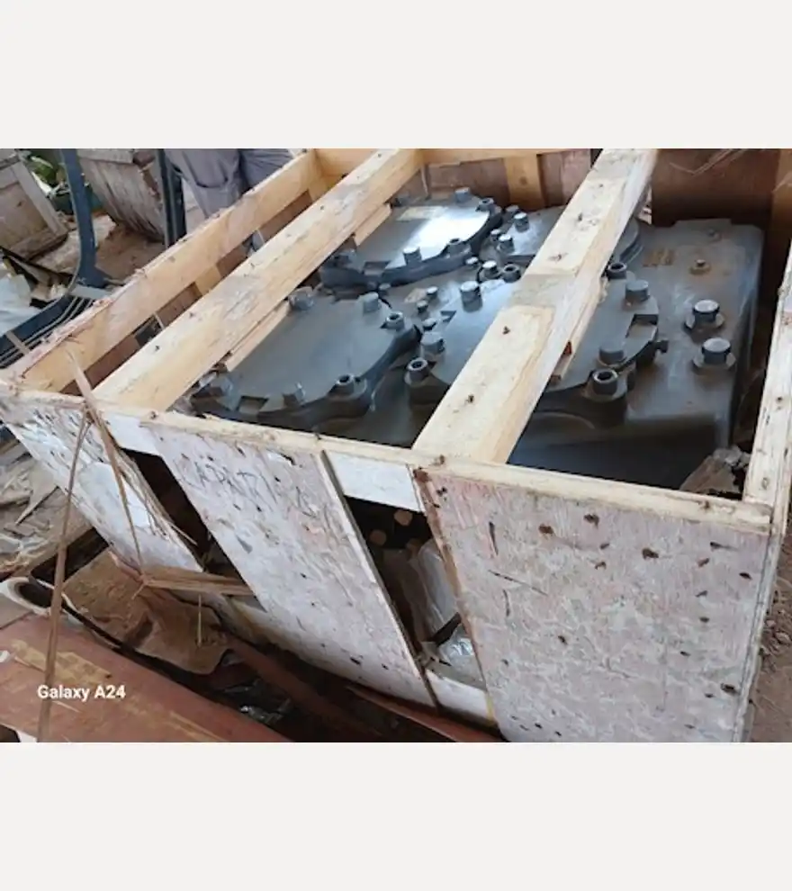  Hitachi 9272551 Pump - Hitachi Excavators - hitachi-excavators-9272551-pump-59096906-1.jpg