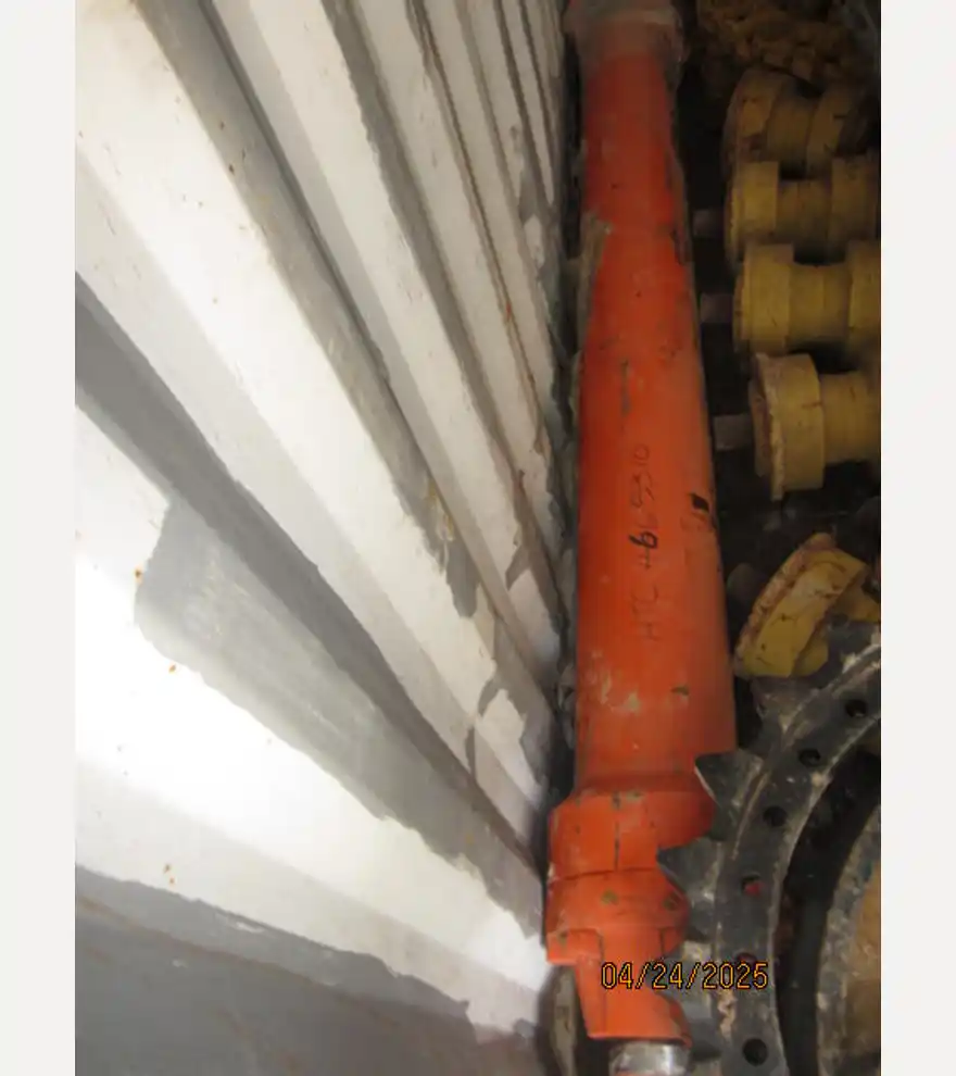  Hitachi Boom Cylinder 4665310, 4682480 - Hitachi Excavators - hitachi-excavators-boom-cylinder-4665310-4682480-dc92a74c-1.JPG