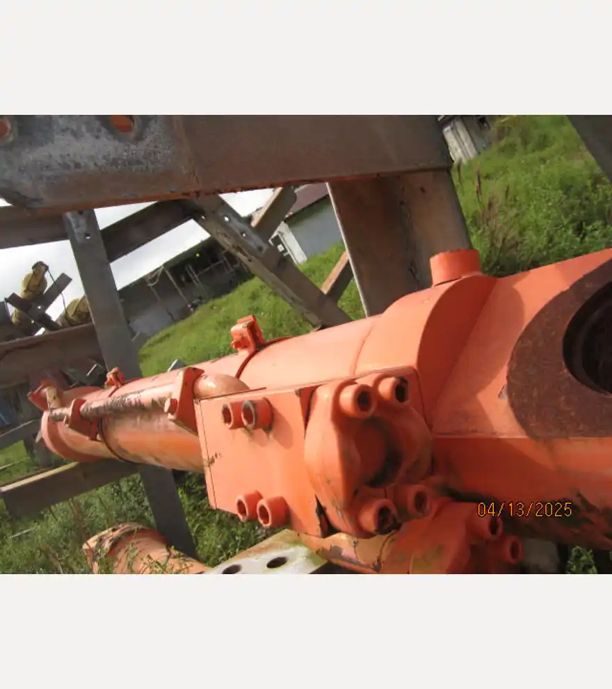  Hitachi Stick Cylinder 4453176 - Hitachi Excavators - hitachi-excavators-stick-cylinder-4453176-f968d4da-3.JPG