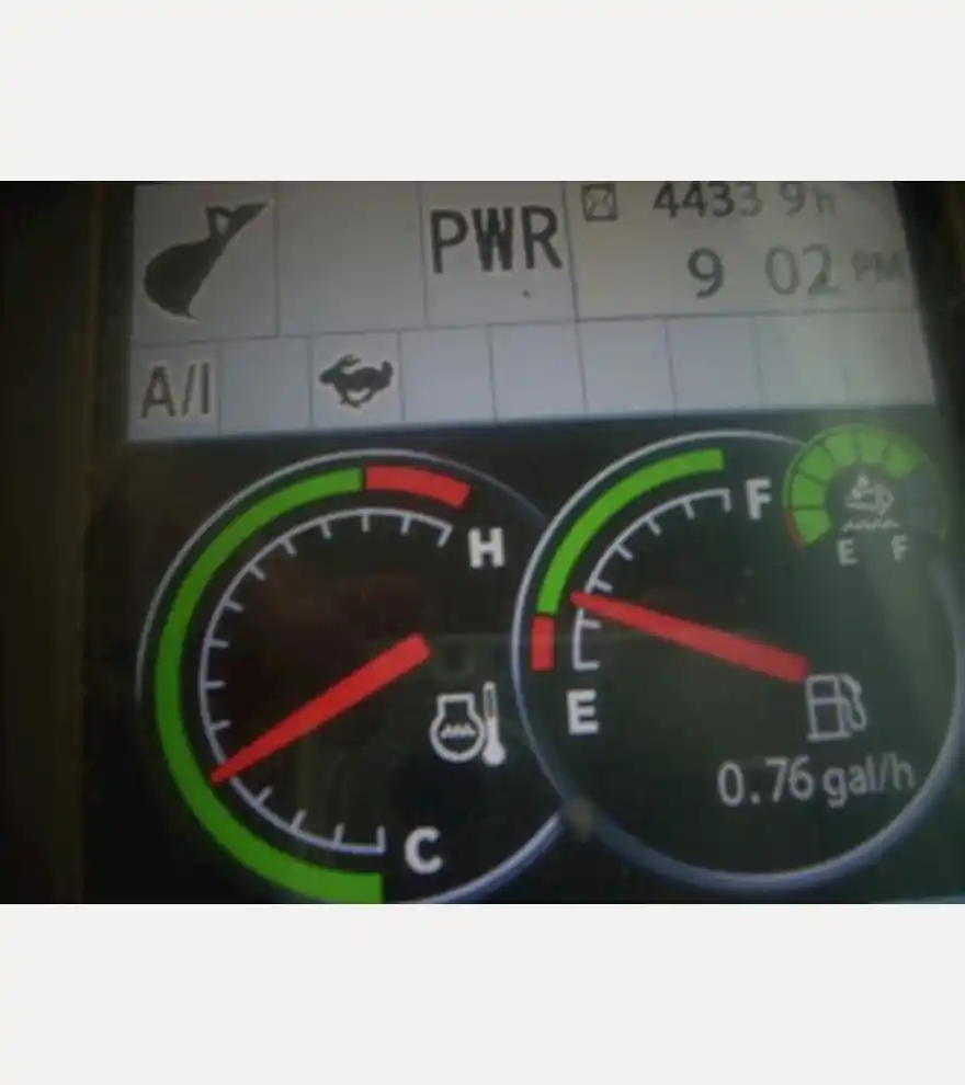 2015 Hitachi ZX380LC-6N - Hitachi Excavators - hitachi-excavators-zx380lc-6n-b66e6c7c-4.jpg