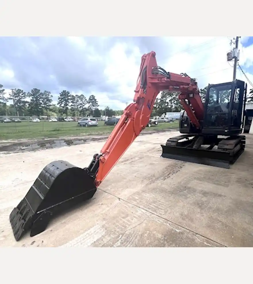 2015 Hitachi ZX75-UR - Hitachi Excavators - hitachi-excavators-zx75-ur-c8e6c988-1.jpg