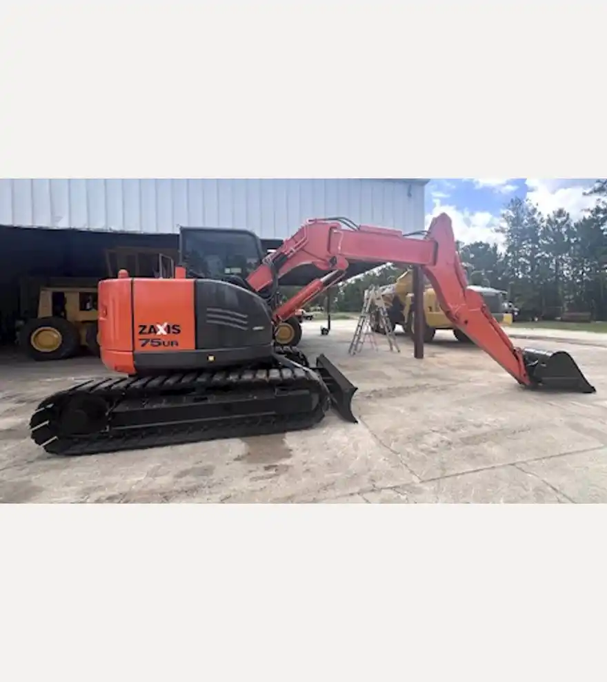 2015 Hitachi ZX75-UR - Hitachi Excavators - hitachi-excavators-zx75-ur-c8e6c988-3.jpg