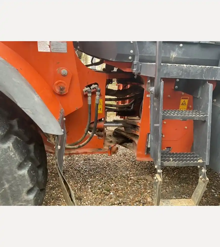 2020 Hitachi ZW220 Wheel Loader - Hitachi Loaders - hitachi-loaders-zw220-wheel-loader-e1e55849-3.jpg