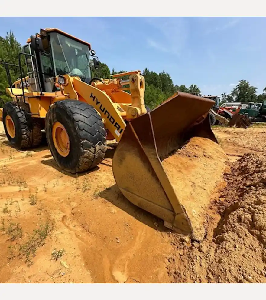 2007 Hyundai HL770-7A Wheel Loader - Hyundai Loaders - hyundai-loaders-hl770-7a-wheel-loader-3e4a34aa-4.jpg