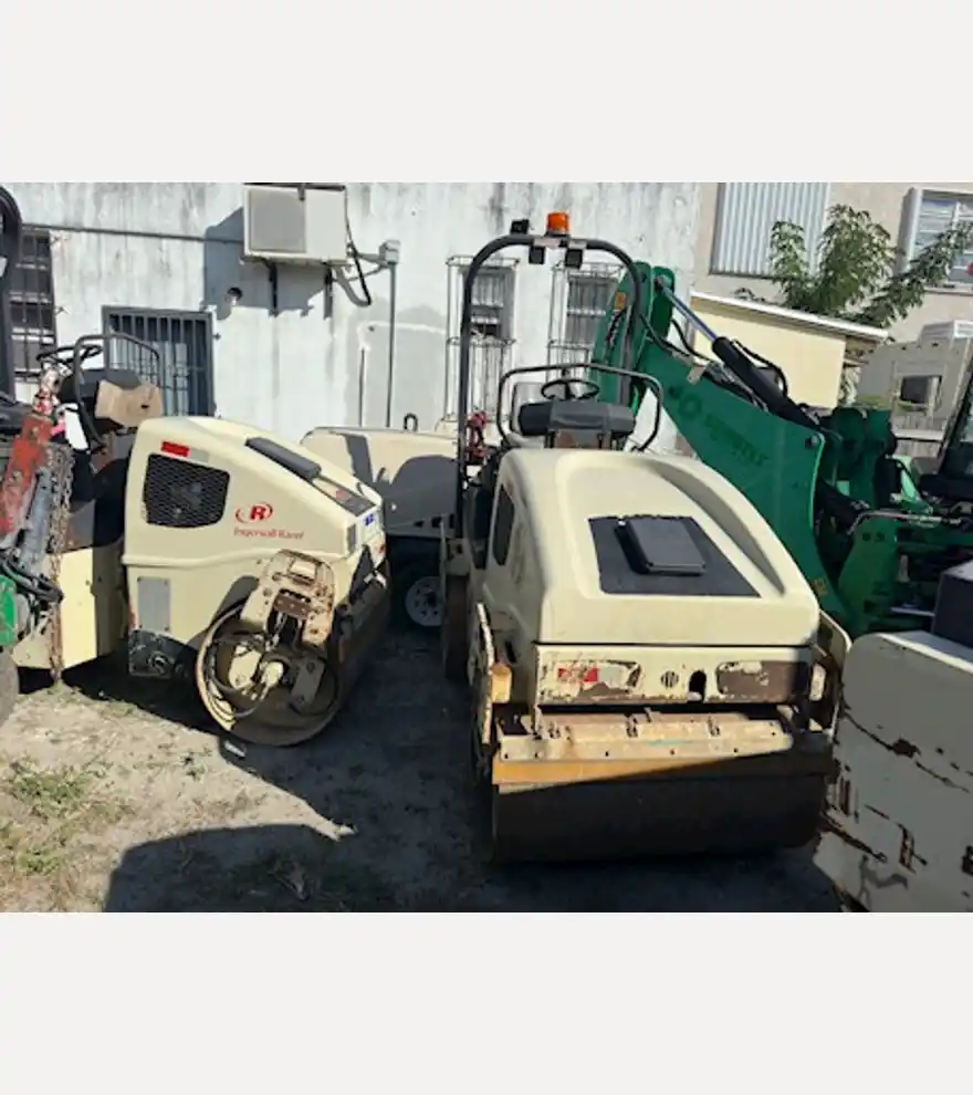 2008 Ingersoll-Rand DD24 Roller - Ingersoll-Rand Compactors - ingersoll-rand-compactors-dd24-roller-a9a18a97-2.jpg