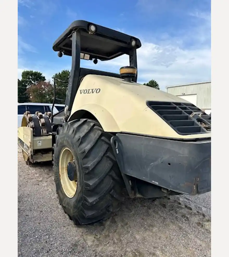 2005 Ingersoll-Rand SD116F TF Pad Foot Roller - Ingersoll-Rand Compactors - ingersoll-rand-compactors-sd116f-tf-pad-foot-roller-66f2f8c6-3.jpg
