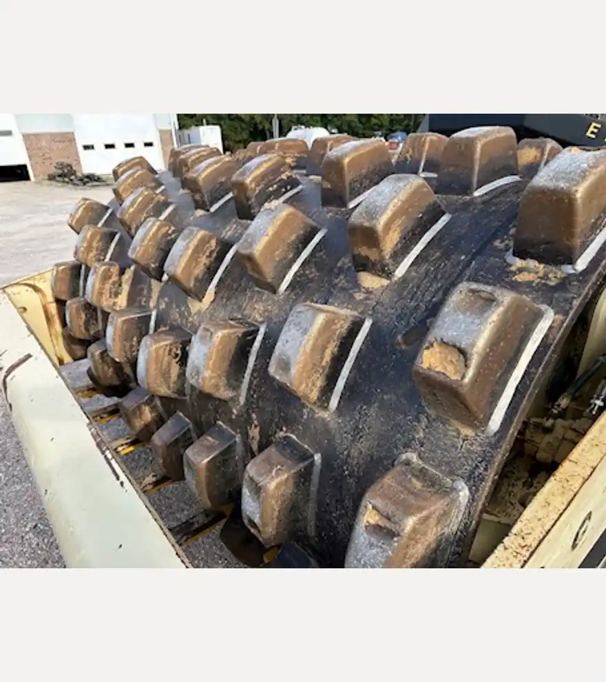 2005 Ingersoll-Rand SD116F TF Pad Foot Roller - Ingersoll-Rand Compactors - ingersoll-rand-compactors-sd116f-tf-pad-foot-roller-66f2f8c6-5.jpg