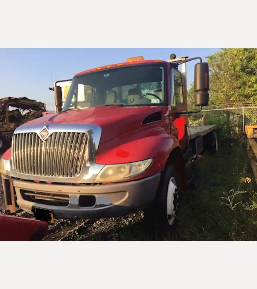2006 International 4300 Flatbed - International Cab Chassis Trucks - international-cab-chassis-trucks-4300-flatbed-0bf3c15b-2.jpg