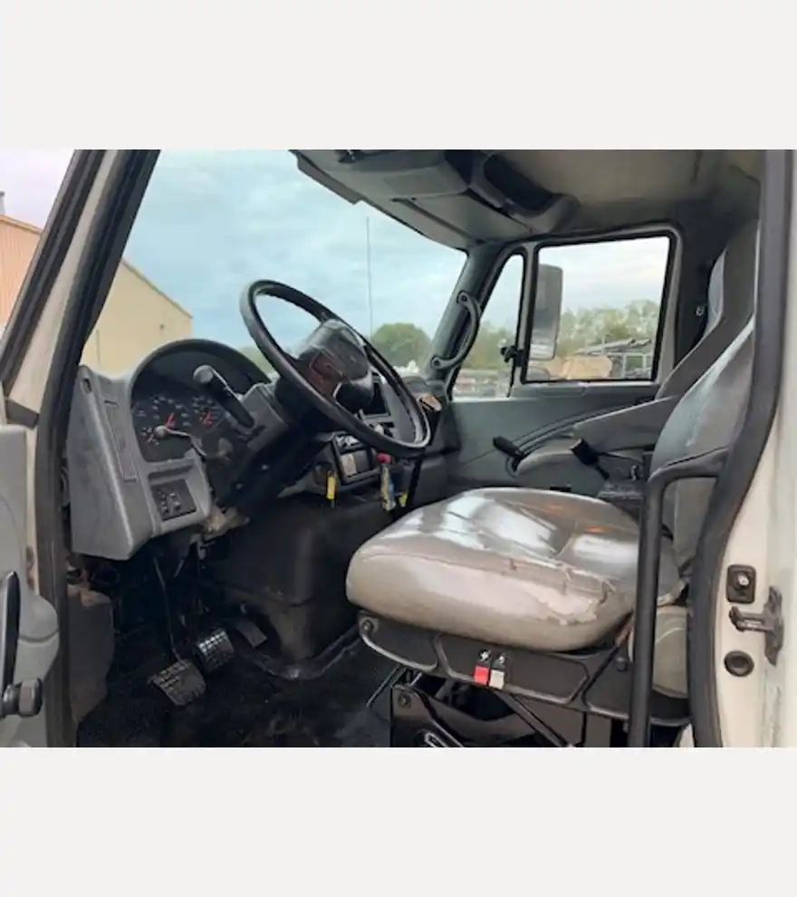 2006 International 4300 - International Dump Trucks - international-dump-trucks-4300-bfaaff5f-8.jpg