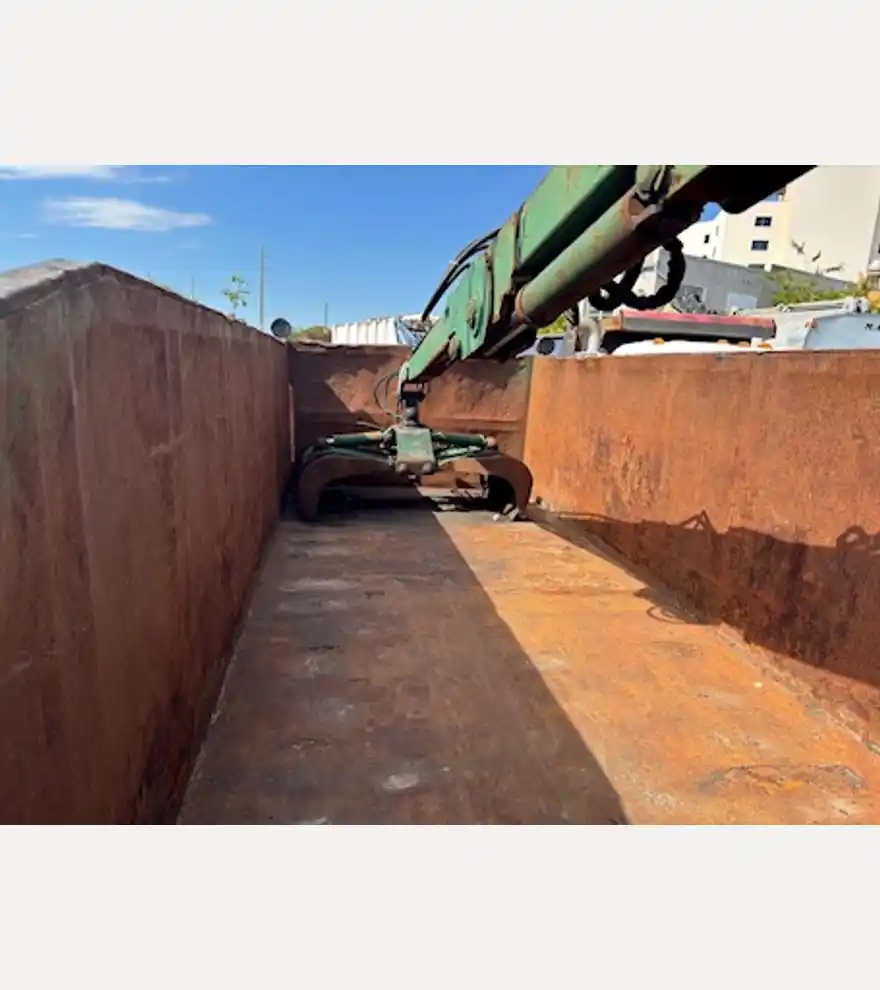 2000 International 4700 Grapple Truck - International Dump Trucks - international-dump-trucks-4700-grapple-truck-1fe27820-8.jpeg