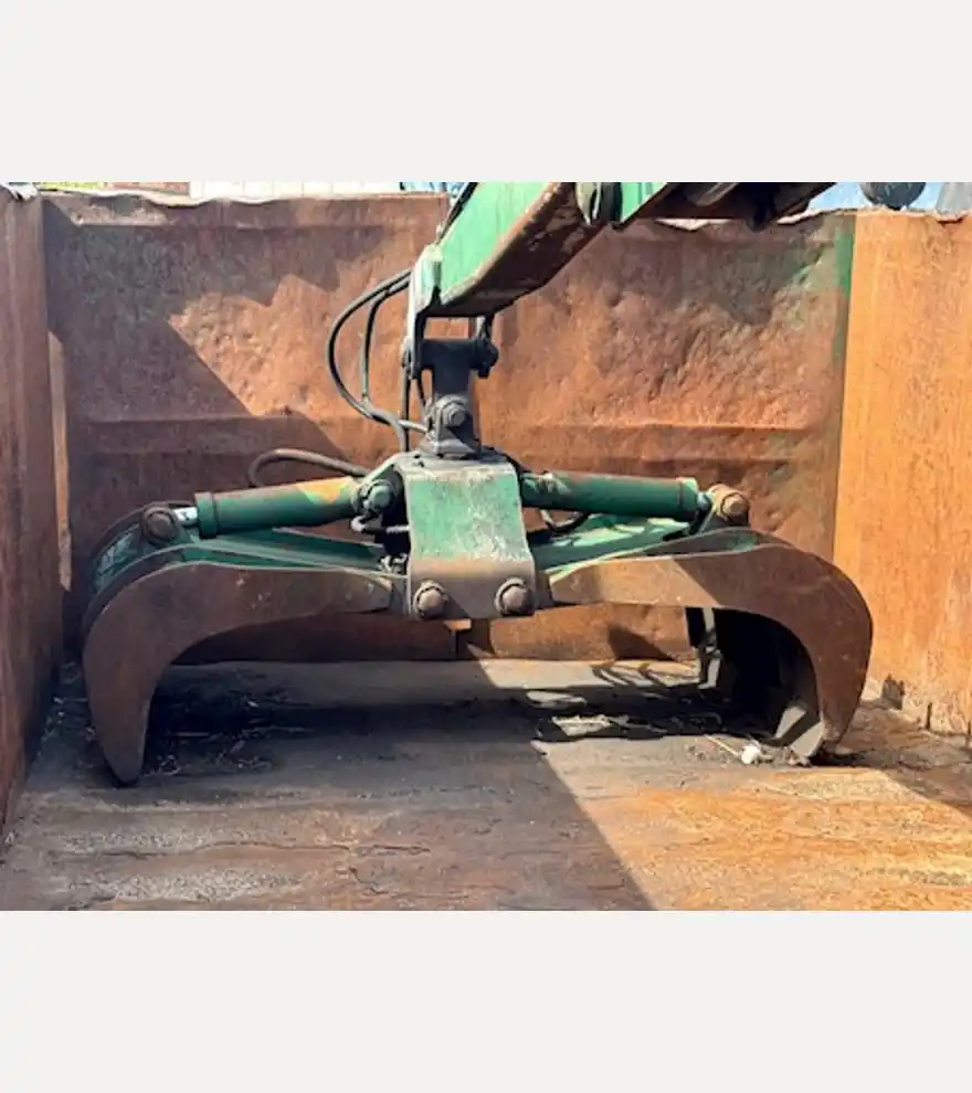 2000 International 4700 Grapple Truck - International Dump Trucks - international-dump-trucks-4700-grapple-truck-1fe27820-9.jpeg