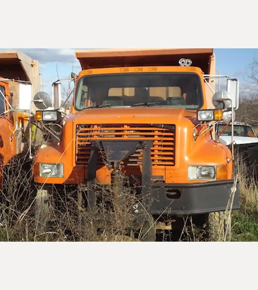 2000 International 4900  4X2 - International Dump Trucks - international-dump-trucks-4900-4x2-313d4403-2.JPG