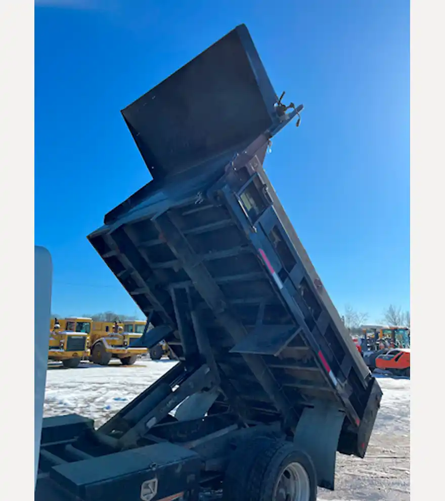 2014 International Terrastar - International Dump Trucks - international-dump-trucks-terrastar-bd9ea6c6-9.jpg