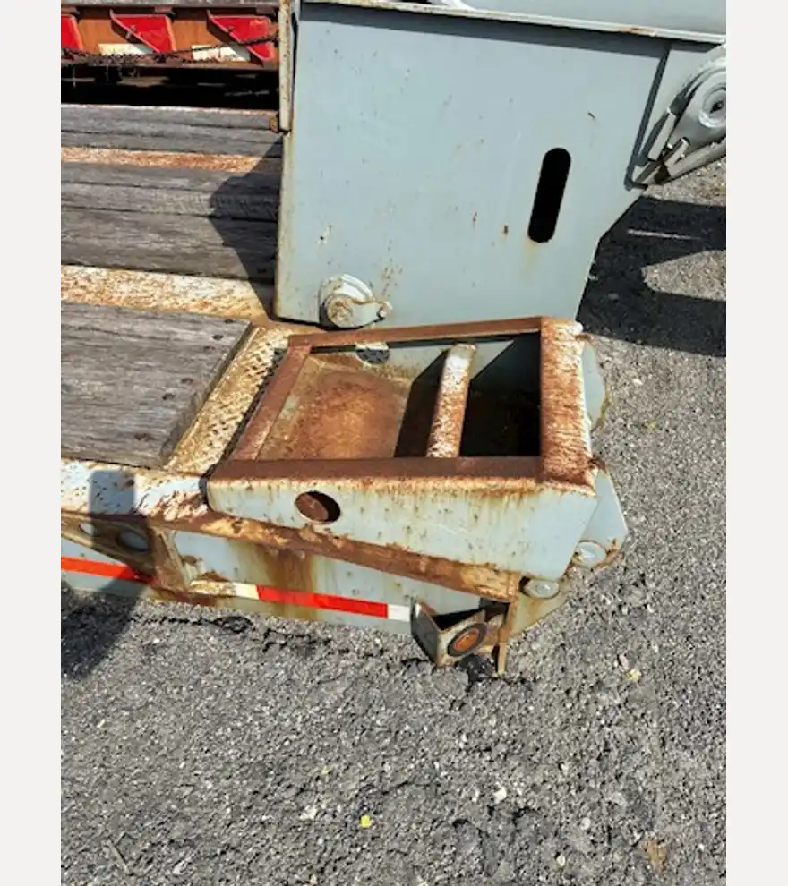 2003 Interstate 70SDGN-AR Lowboy Trailer - Interstate Trailers - interstate-trailers-70sdgn-ar-lowboy-trailer-4ff4c028-2.jpg