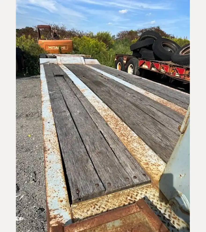 2003 Interstate 70SDGN-AR Lowboy Trailer - Interstate Trailers - interstate-trailers-70sdgn-ar-lowboy-trailer-4ff4c028-4.jpg