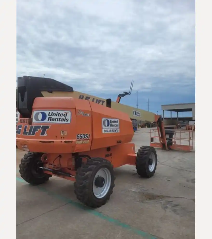 2017 JLG 660SJ - JLG Boom Trucks - jlg-boom-trucks-660sj-07d1b199-1.jpeg