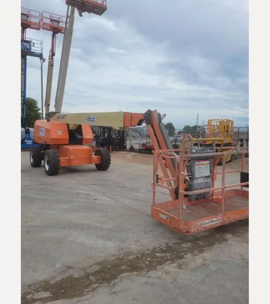2017 JLG 660SJ - JLG Boom Trucks - jlg-boom-trucks-660sj-07d1b199-3.jpeg
