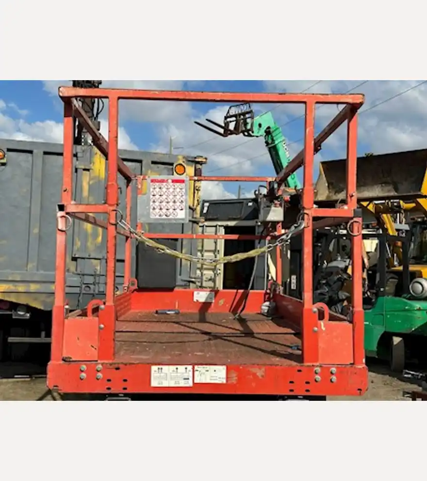 2016 JLG 32' Electric Scissor Lift - JLG Other Lifts & Handlers - jlg-other-lifts-handlers-32-electric-scissor-lift-98338424-7.jpg