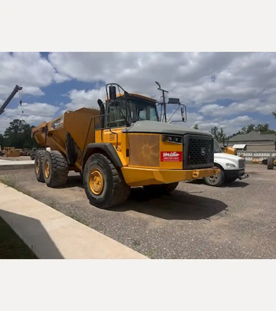 2014 John Deere 410E - John Deere Dump Trucks - john-deere-dump-trucks-410e-41d3a5bd-1.jpeg