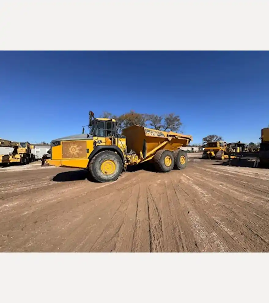 2014 John Deere 410E - John Deere Dump Trucks - john-deere-dump-trucks-410e-41d3a5bd-4.jpeg