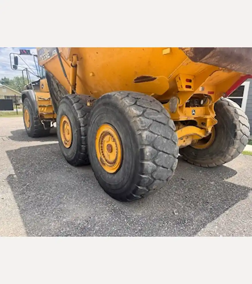 2014 John Deere 410E - John Deere Dump Trucks - john-deere-dump-trucks-410e-41d3a5bd-9.jpeg