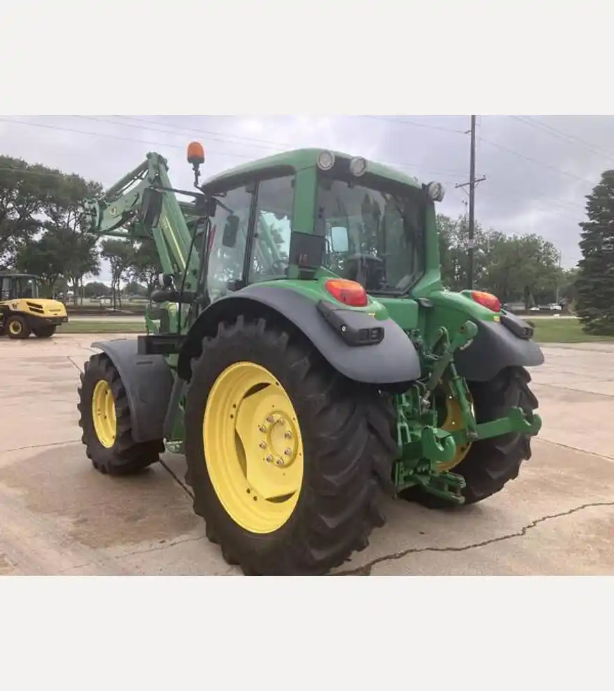 2011 John Deere 6430 - John Deere Tractors - john-deere-tractors-6430-a12e427b-2.jpg