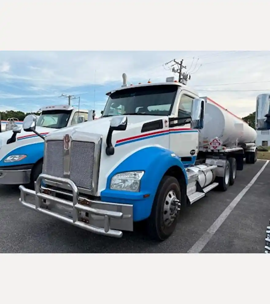 2017 Kenworth T880 Road Tractor - Kenworth Other Trucks & Trailers - kenworth-other-trucks-trailers-t880-road-tractor-8bd21799-1.jpeg