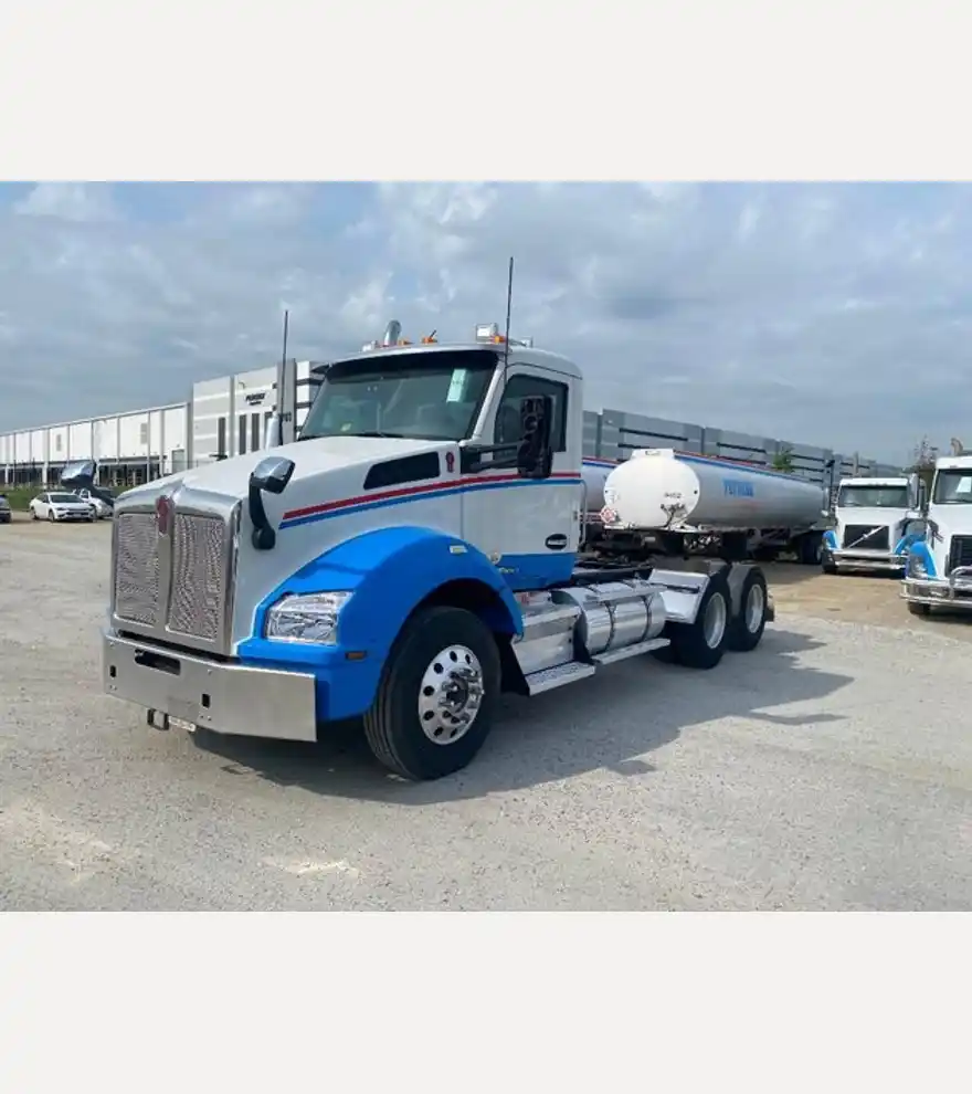 2017 Kenworth T880 Road Tractor - Kenworth Other Trucks & Trailers - kenworth-other-trucks-trailers-t880-road-tractor-8bd21799-10.jpeg