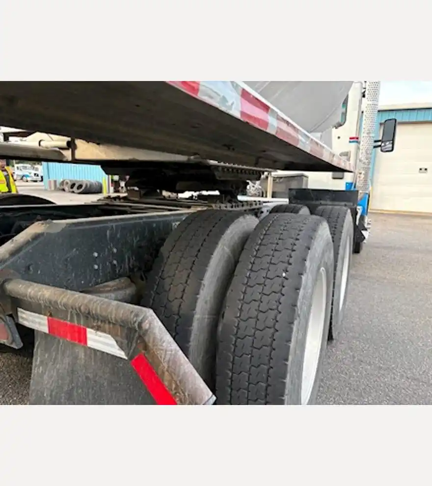2017 Kenworth T880 Road Tractor - Kenworth Other Trucks & Trailers - kenworth-other-trucks-trailers-t880-road-tractor-8bd21799-2.jpeg