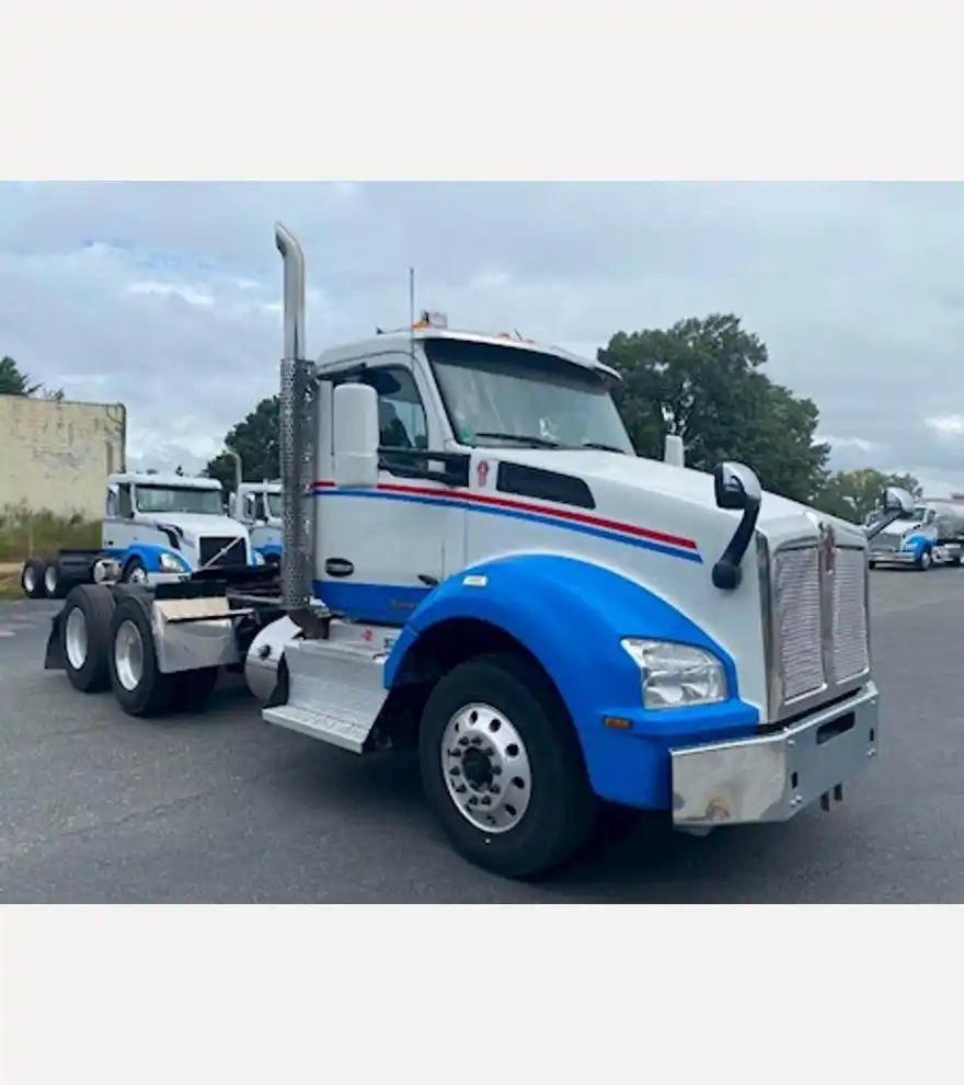 2017 Kenworth T880 Road Tractor - Kenworth Other Trucks & Trailers - kenworth-other-trucks-trailers-t880-road-tractor-8bd21799-9.jpeg