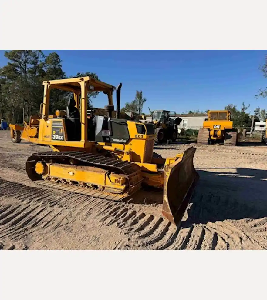 2009 Komatsu D39EX-21 - Komatsu Bulldozers - komatsu-bulldozers-d39ex-21-aa871d12-1.jpeg