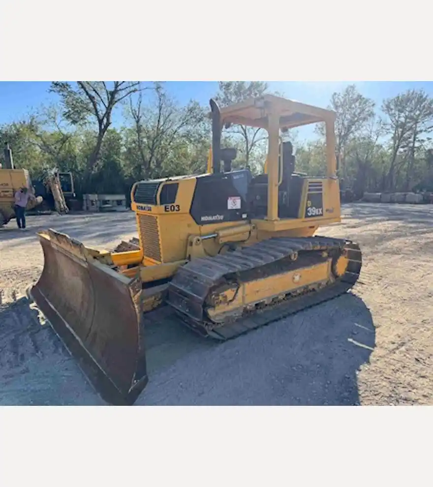 2009 Komatsu D39EX-21 - Komatsu Bulldozers - komatsu-bulldozers-d39ex-21-aa871d12-2.jpeg