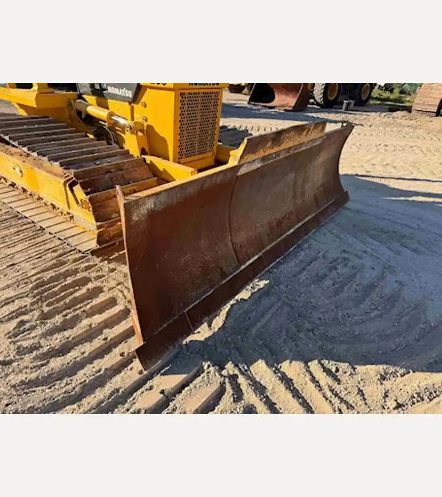 2009 Komatsu D39EX-21 - Komatsu Bulldozers - komatsu-bulldozers-d39ex-21-aa871d12-5.jpeg