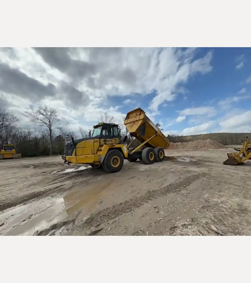 2014 Komatsu HM300-3 - Komatsu Dump Trucks - komatsu-dump-trucks-hm300-3-de8d803b-4.jpeg