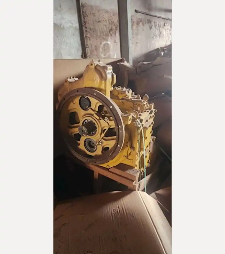  Komatsu Transmission 23B-15-00014 - Komatsu Other Construction Equipment - komatsu-other-construction-equipment-gd623a-a7272954-1.jpg